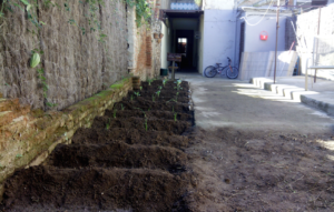 Una família amb nens d’Esparreguera que havia de ser desnonada estrena Cal Claró, el nou habitatge de la Fundació