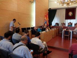 El ple de l’Ajuntament de Badalona aprova per unanimitat la moció per fer front a l’estigma i la discriminació del VIH/sida impulsada per la Fundació Acollida i Esperança