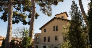 Can Banús engega amb èxit un grup d’ajuda mútua per recuperar-se de les addiccions únic a Badalona