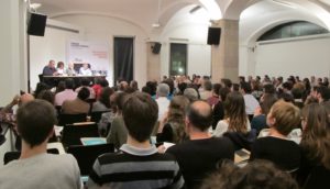 Arcadi Oliveres i Eduard Sala reflexionen sobre les vies d’actuació personals i col·lectives per fer front a la pobresa extrema
