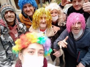 Carnestoltes 2021 amb disfresses i alegria als centres d’acollida