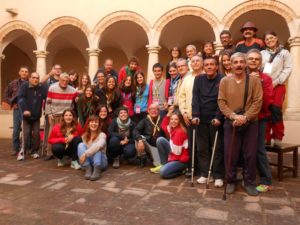 Una vintena d’escoltes visiten el centre d’acollida en el marc de la trobada de 25 agrupaments de Minyons Escoltes i Guies de Catalunya de les comarques gironines