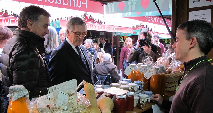 Més de 350 persones passen per l’estand de la Fundació a la Fira Solidària de Nadal de Barcelona