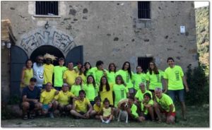 Els residents del pis Itaca participen en una jornada lúdica organitzada per un grup de famílies