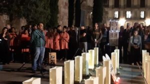 Els residents d’Itaca participen en l’homenatge a les persones sense llar que van morir l’últim any a Barcelona