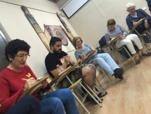 Les persones voluntàries del pis d’inclusió Itaca es reuneixen al maig
