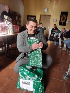 Els Reyes Majos tornen a portar il·lusió a persones ateses per la Fundació Acollida i Esperança