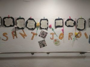 Un Sant Jordi confinat a la Fundació Acollida i Esperança