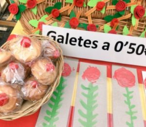 La Fundació Acollida i Esperança participa per primer any a la Fira de Sant Jordi de Francesc Layret a Badalona