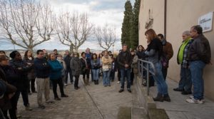 Cinquanta alumnes del curs de català de la Bisbal d’Empordà del Consorci per la Normalització Lingüística i participants del Voluntariat per la Llengua visiten el Convent