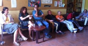 Un metge i una psicòloga de Can Ruti fan una xerrada sobre envelliment i VIH/sida a Can Banús