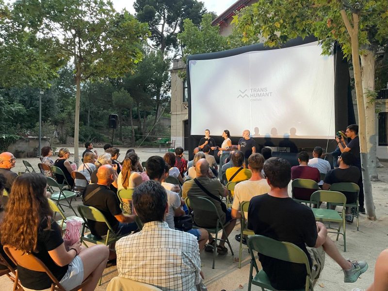 Cinema a la fresca a la casa d’acollida Can Banús de Badalona
