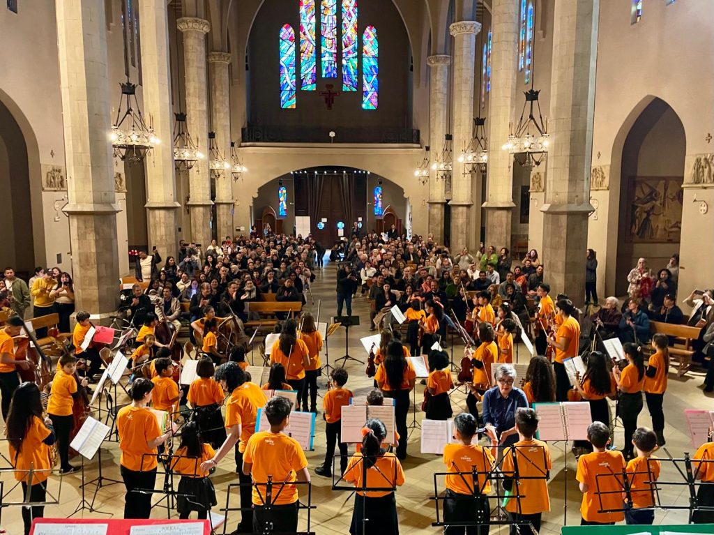 concert solidari de nadal fundació acollida i esperança i vozes 2024