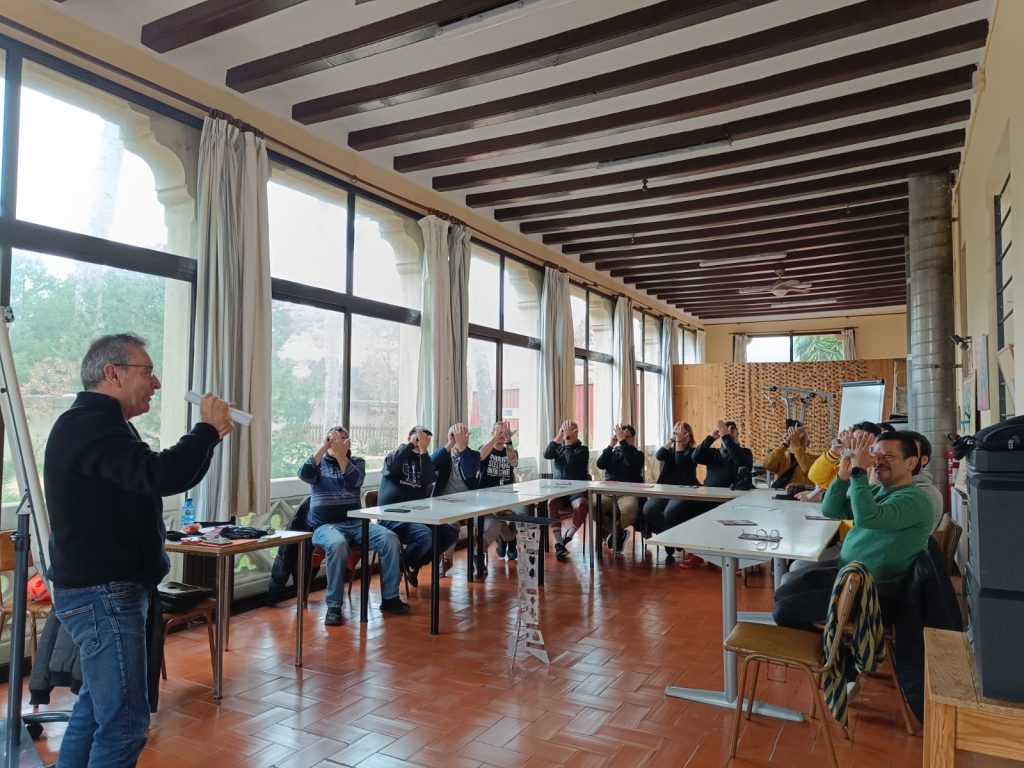 Taller de màgia a Can Banús memorial li-chang enric magoo