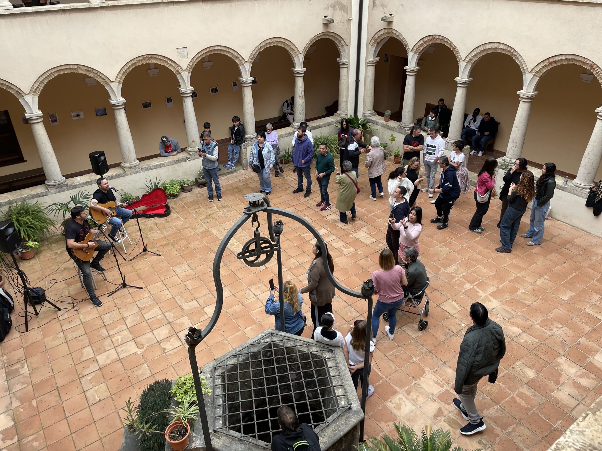 concert chihiro i totoro claustre del convent dels franciscans la bisbal d'empordà
