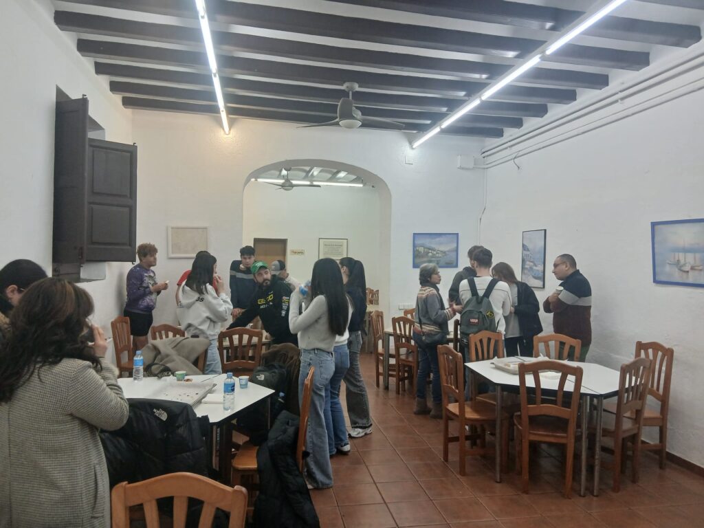 aprenentatge i servei grau d'infermeria Blanquerna a Can Banús Fundació Acollida i Esperança