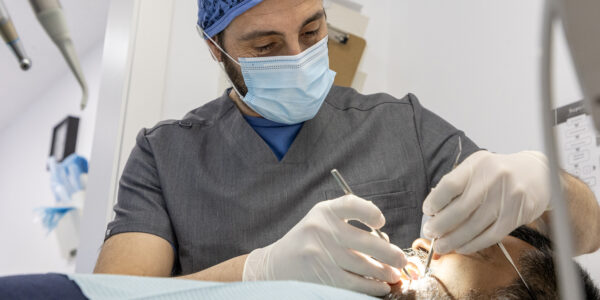 Xarxa d'odontologia social, projecte Dents Justes de la Fundació Acollida i Esperança